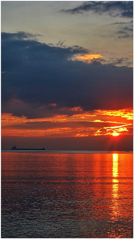 Staring at the Sun: Sunsets in the Philippines