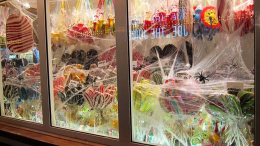 (Re)VISIONS of a Copenhagen Halloween