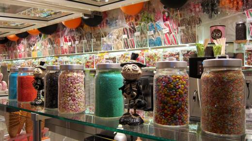 (Re)VISIONS of a Copenhagen Halloween