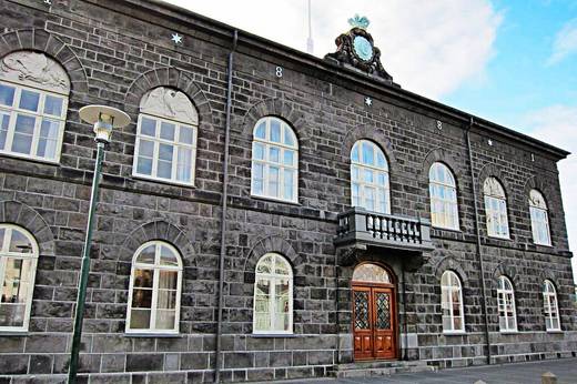 This was also the center of protesting during the financial crises of Iceland…